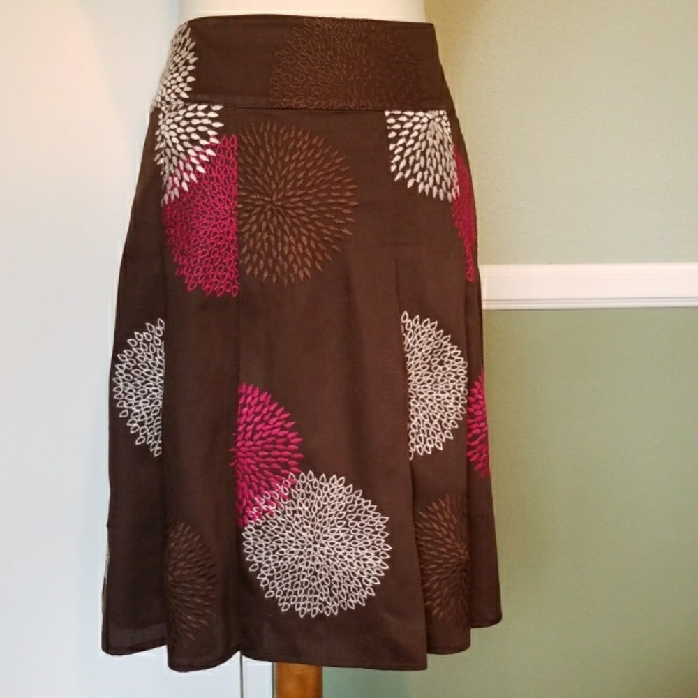 ANN TAYLOR PLEATED SKIRT